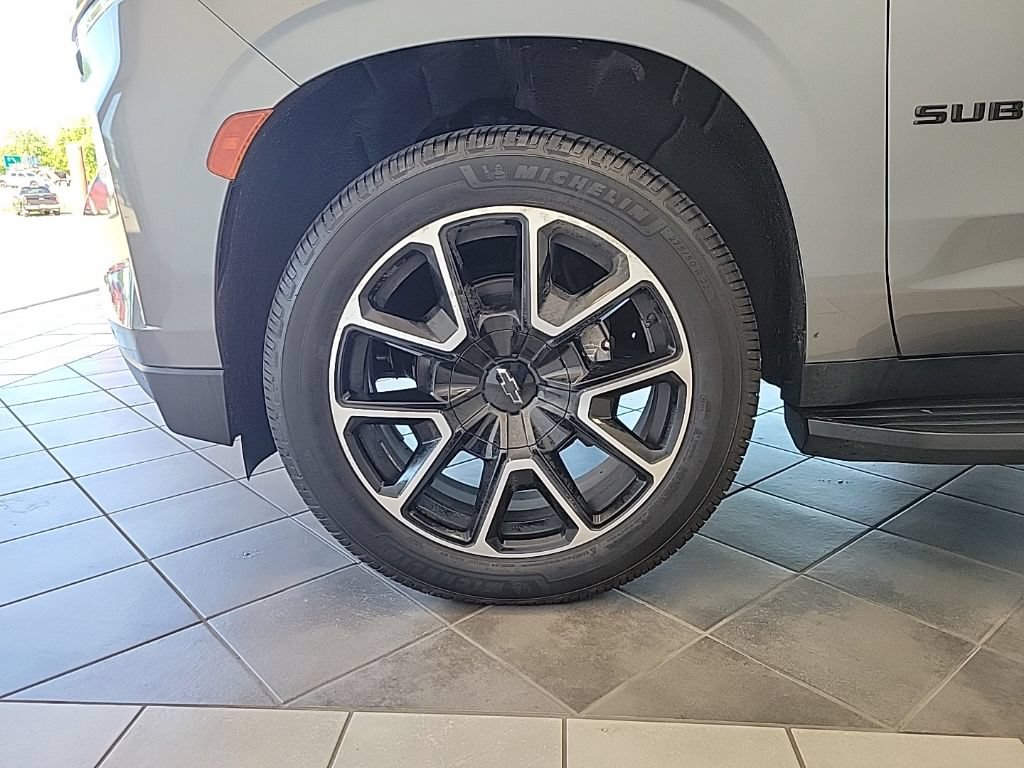 Used 2021 Chevrolet Suburban RST w/ Luxury Package AWD/4WD image 20