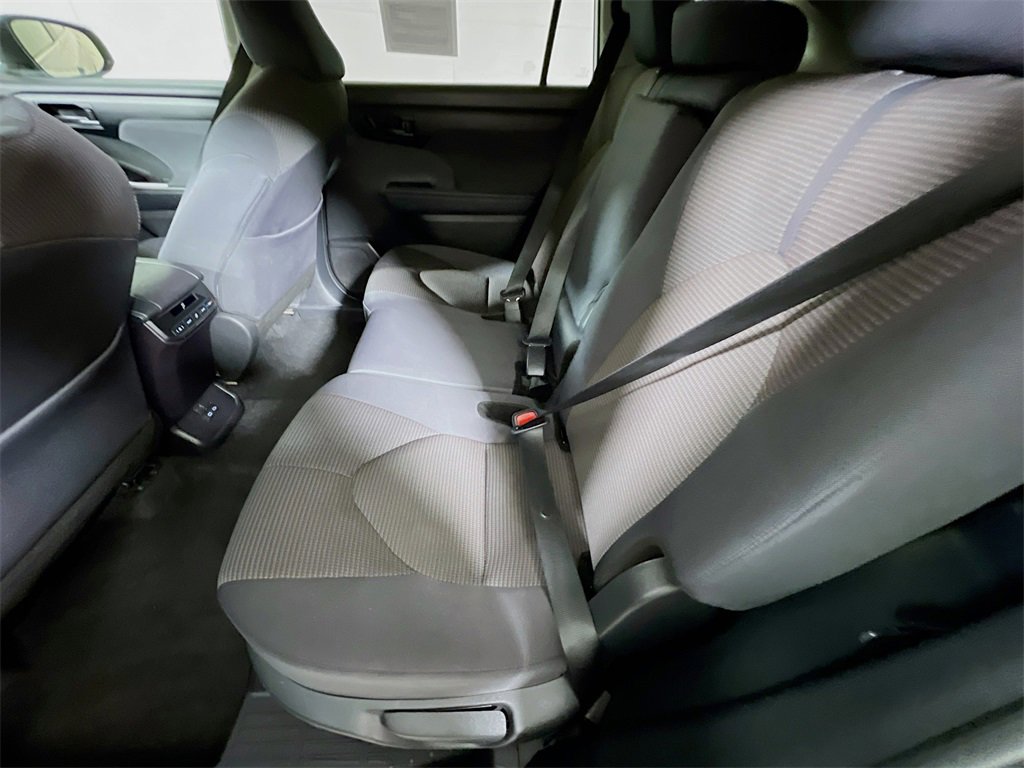 Certified 2024 Toyota Highlander LE image 22