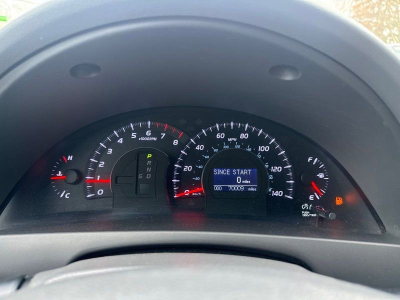 Used 2010 Toyota Camry XLE FWD image 23