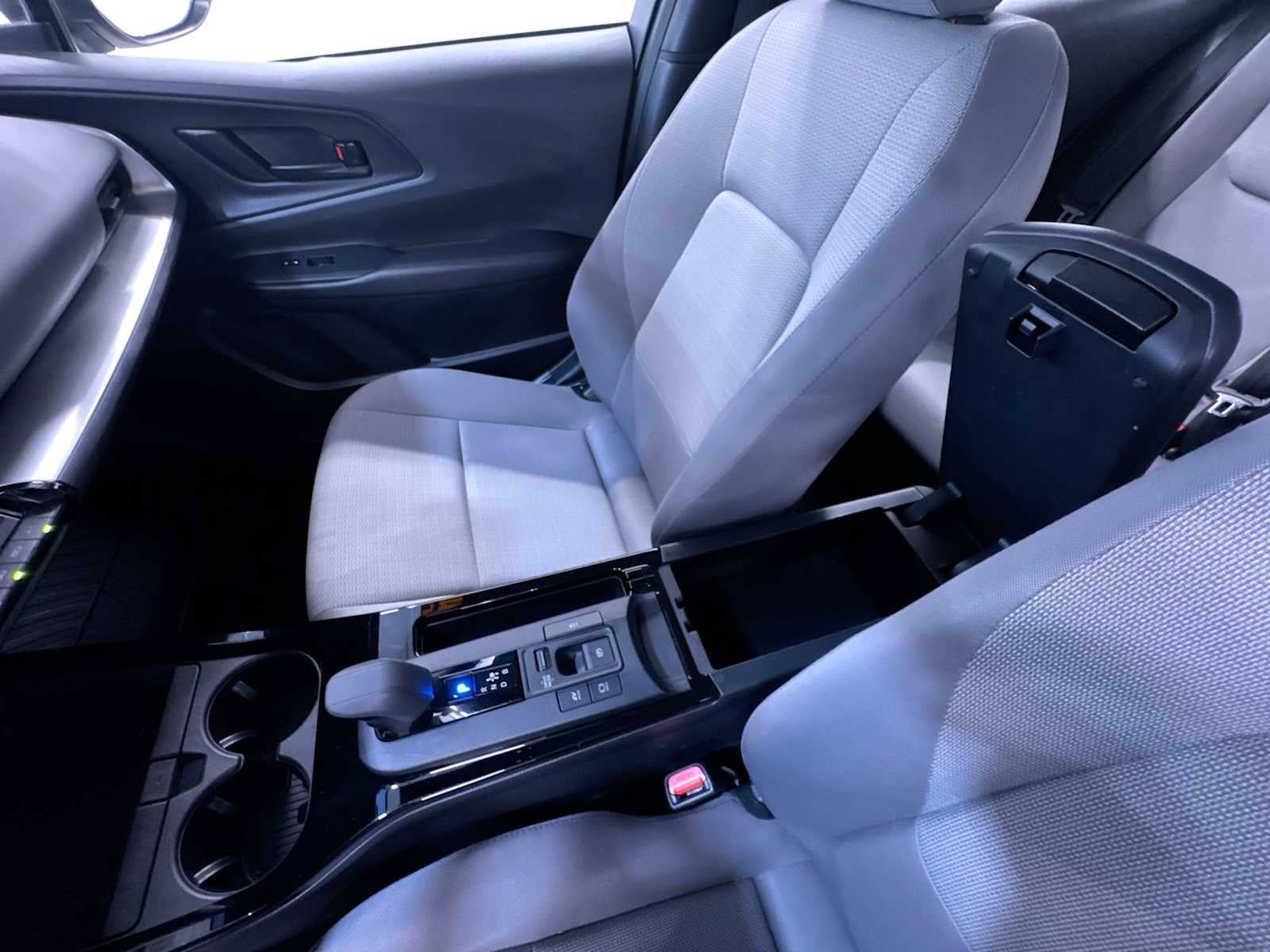 Used 2023 Toyota Prius LE FWD image 20
