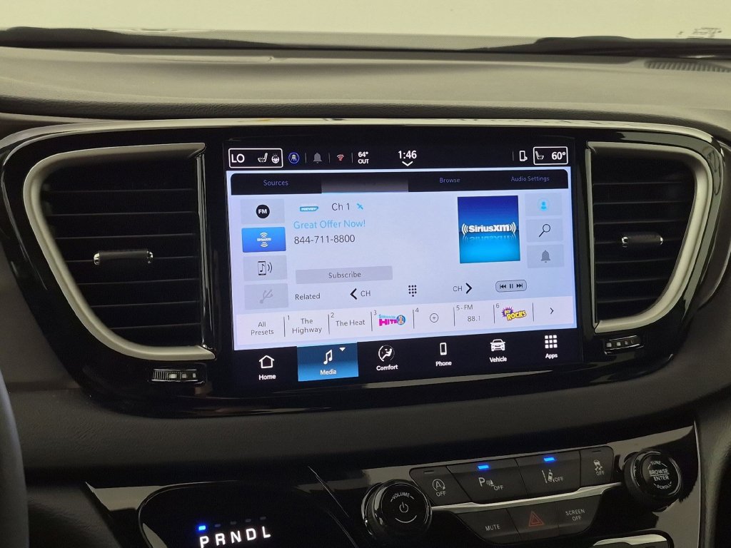 Used 2025 Chrysler Pacifica Select FWD image 23