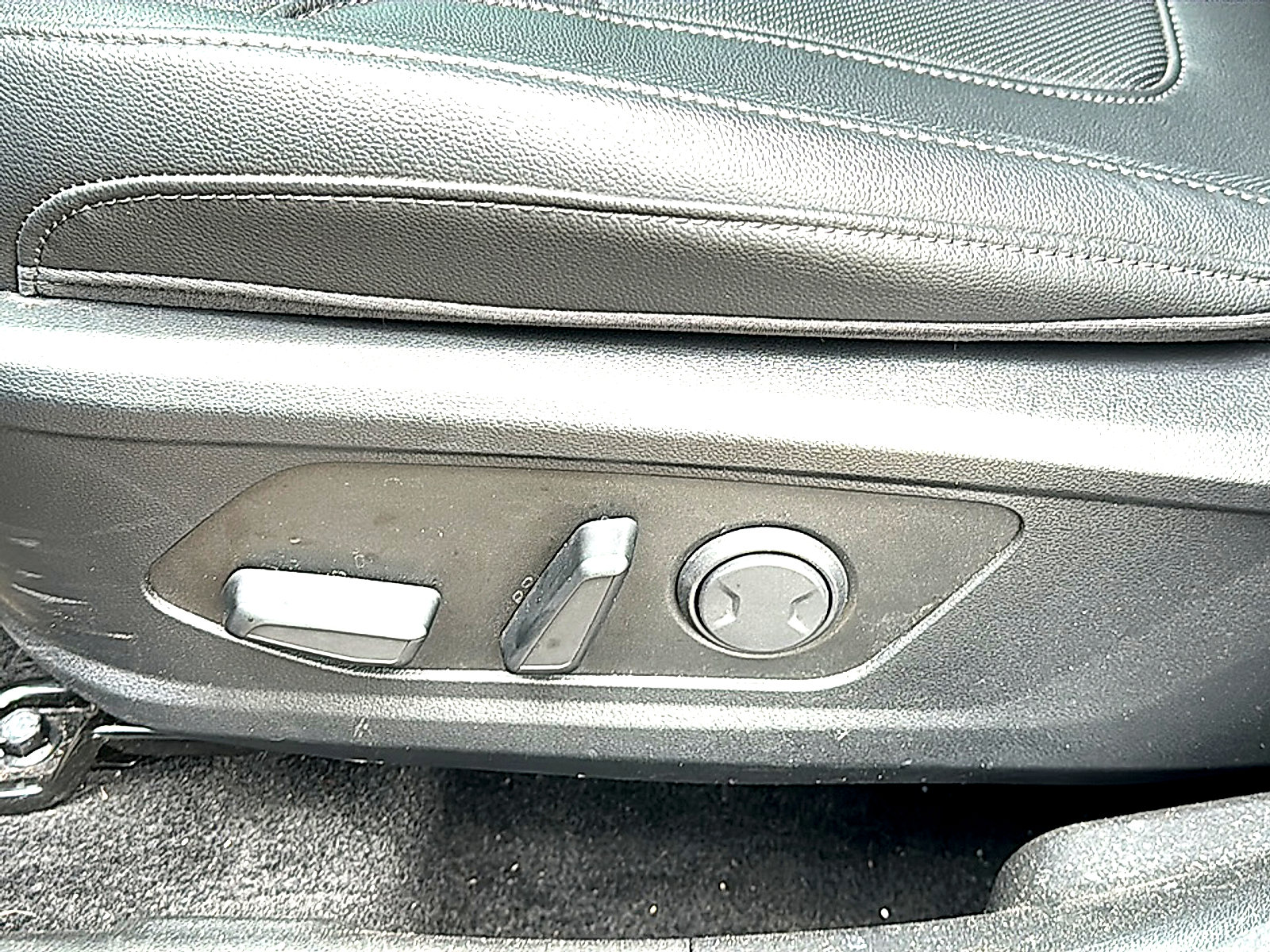 Used 2025 Hyundai Santa Cruz SEL FWD image 15