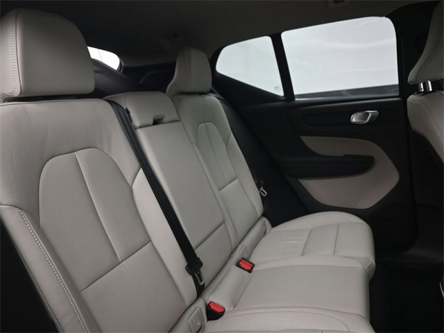 Used 2024 Volvo XC40 B5 Plus w/ Protection Package Premier image 32