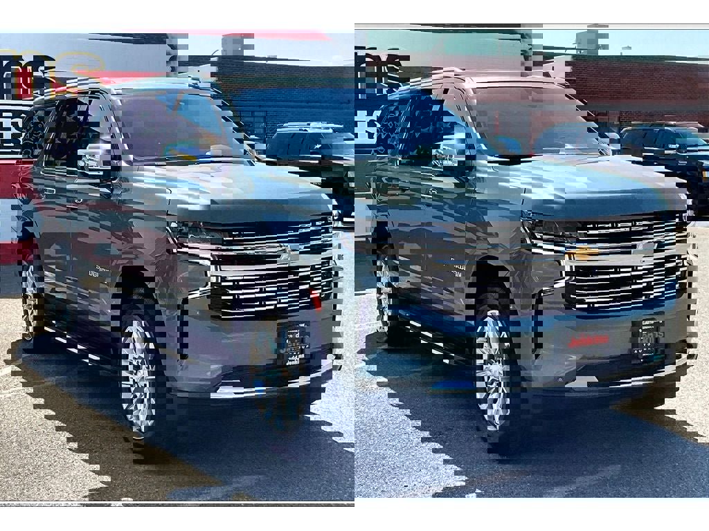 Used 2023 Chevrolet Suburban Premier image 12