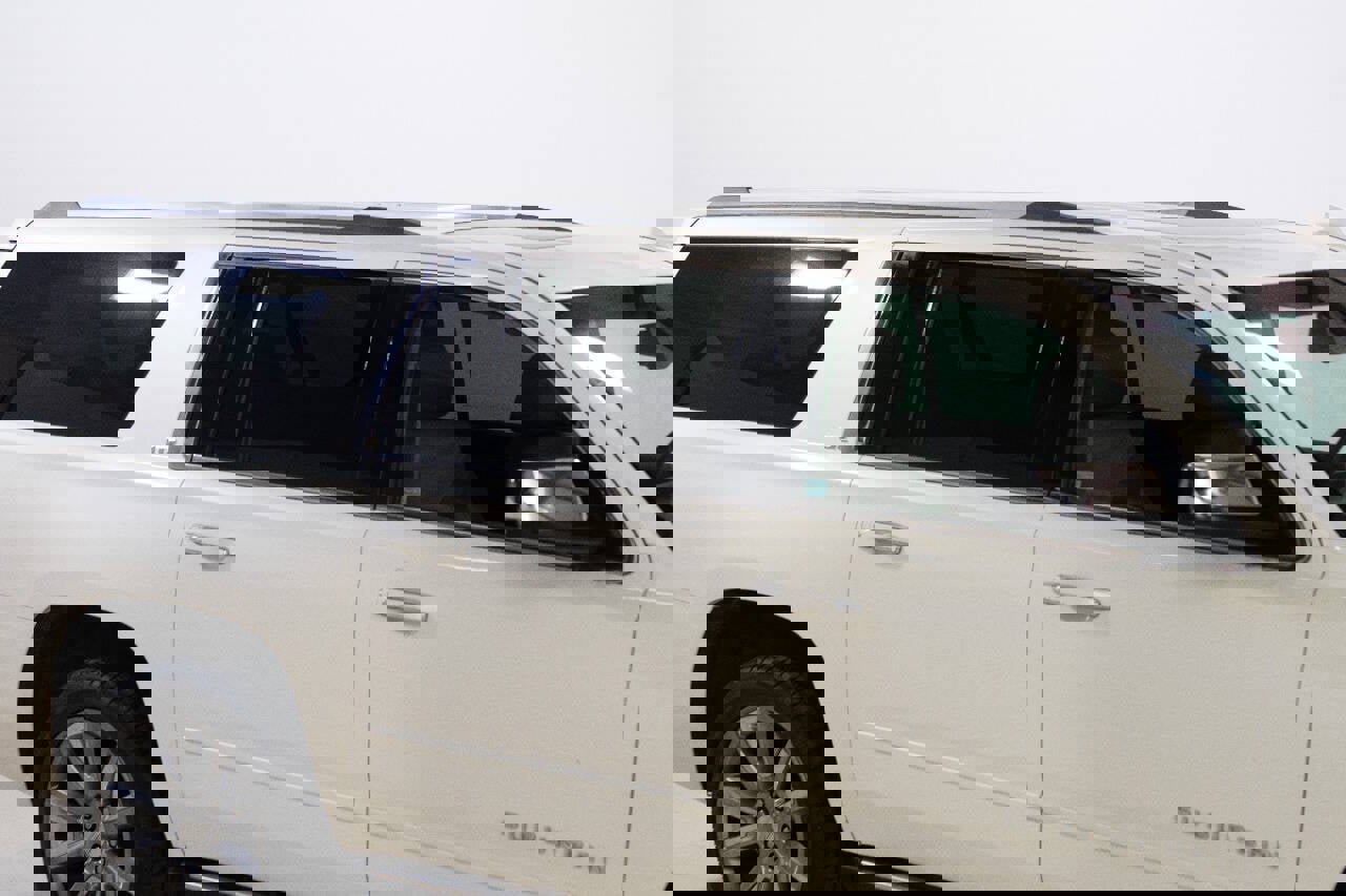 Used 2015 Chevrolet Suburban LTZ image 11