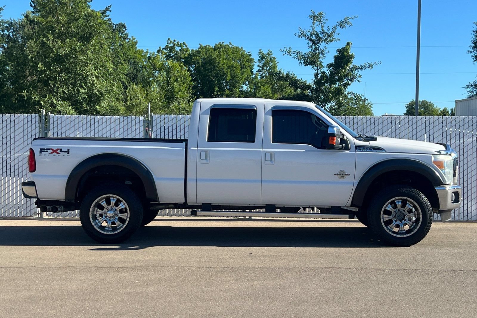 Used 2011 Ford F350 Lariat w/ Lariat Ultimate Pkg AWD/4WD image 3