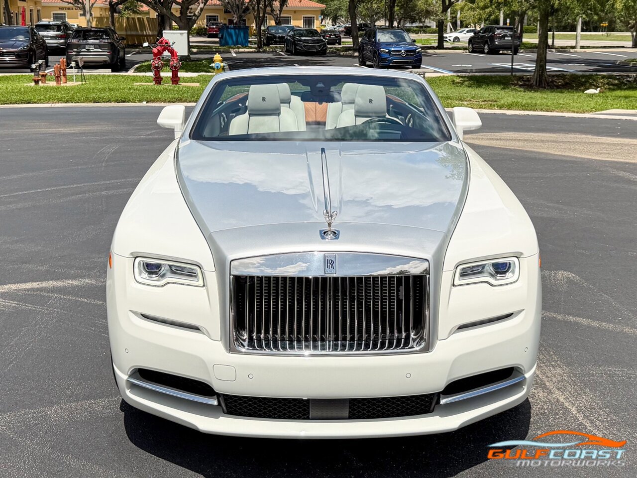 Used 2017 Rolls-Royce Dawn RWD image 6