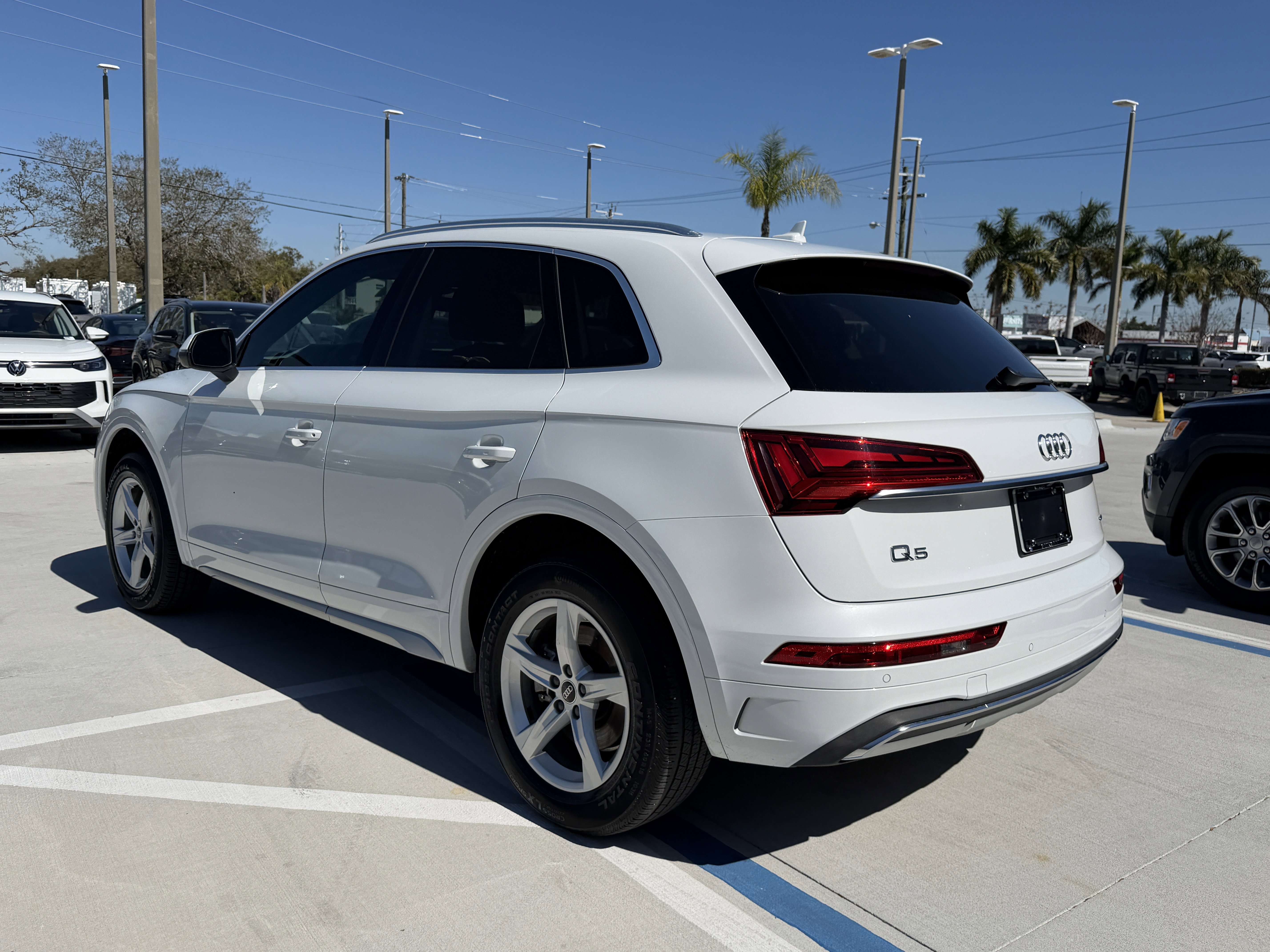 Used 2023 Audi Q5 2.0T Premium w/ Convenience Package image 5