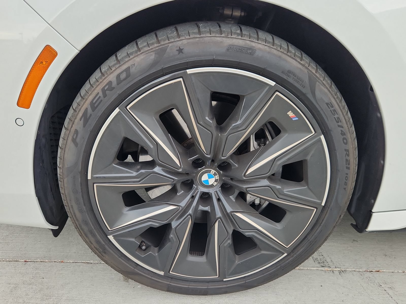 Used 2025 BMW 740i xDrive AWD/4WD image 17