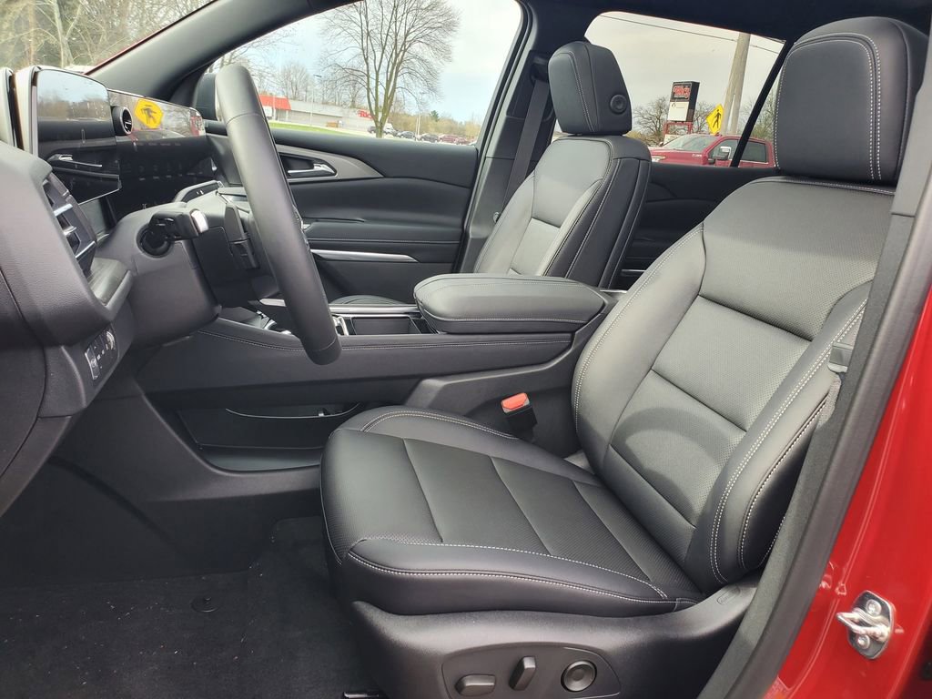 New 2026 Chevrolet Traverse LT w/ Sun and Wheel Package AWD/4WD image 7