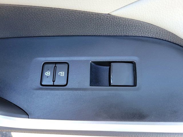 Used 2019 Toyota RAV4 XLE w/ Convenience Package image 9