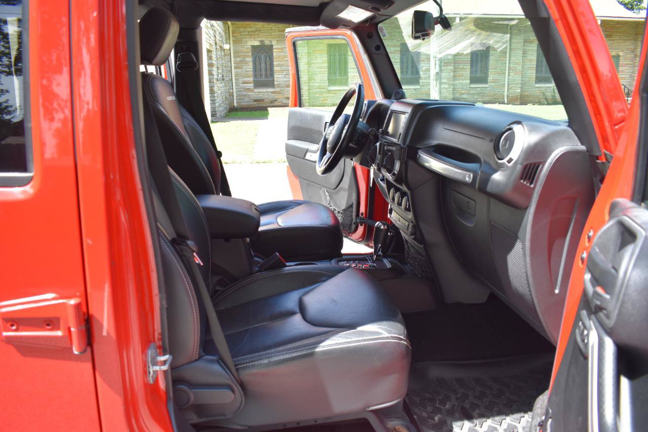 Used 2014 Jeep Wrangler Unlimited Rubicon w/ Connectivity Group AWD/4WD image 19