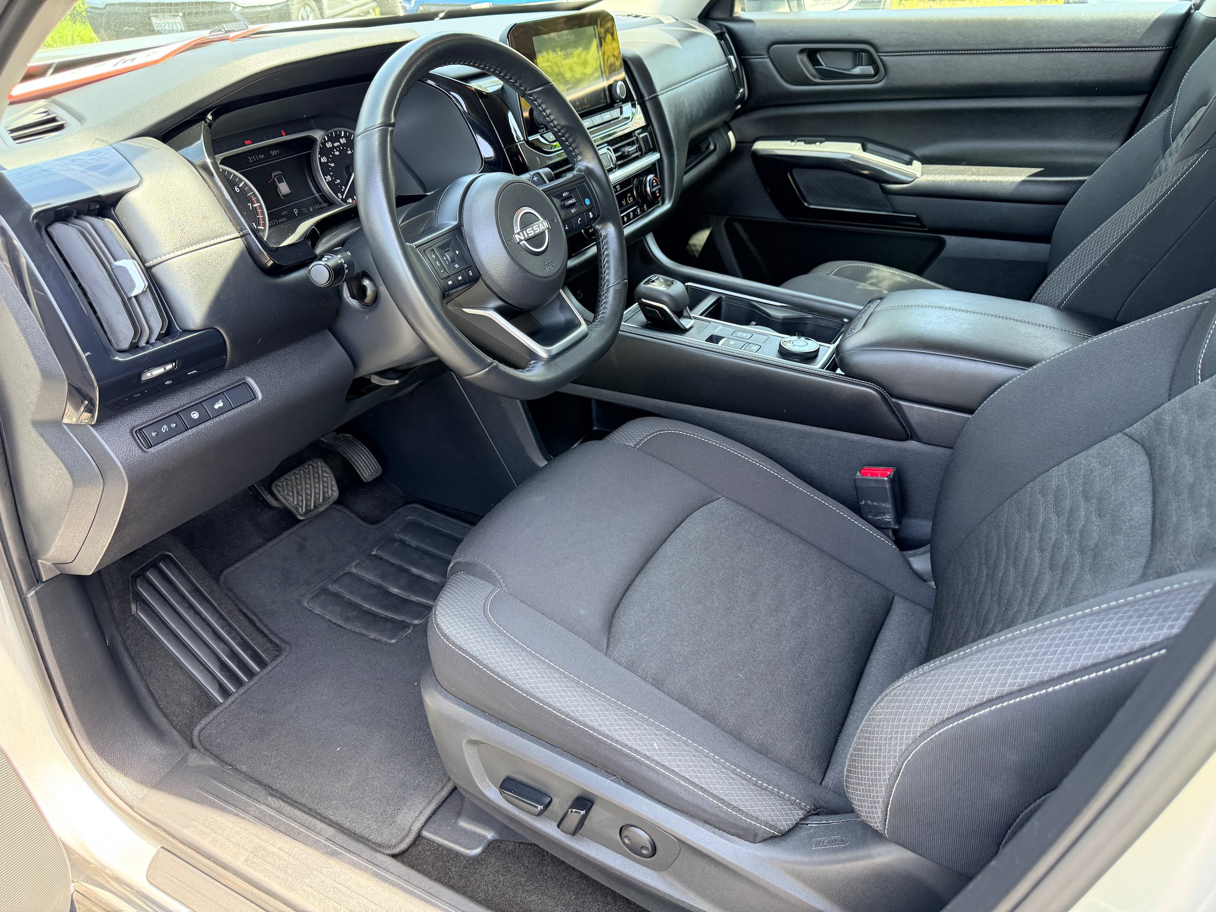 Used 2025 Nissan Pathfinder SV AWD/4WD image 11