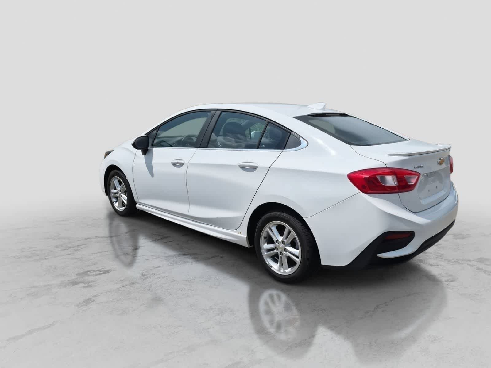 Used 2017 Chevrolet Cruze LT w/ Convenience Package FWD image 6