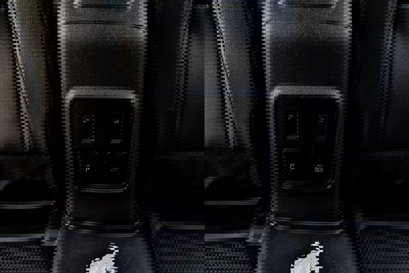 Used 2023 Ford Bronco Wildtrak image 32