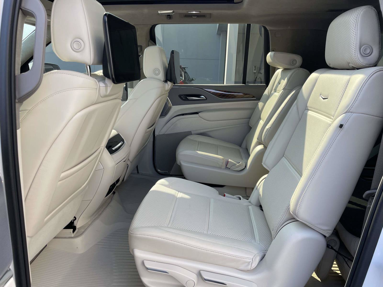 Certified 2024 Cadillac Escalade ESV Premium Luxury Platinum w/ LPO, Floor Liner Package AWD/4WD image 14