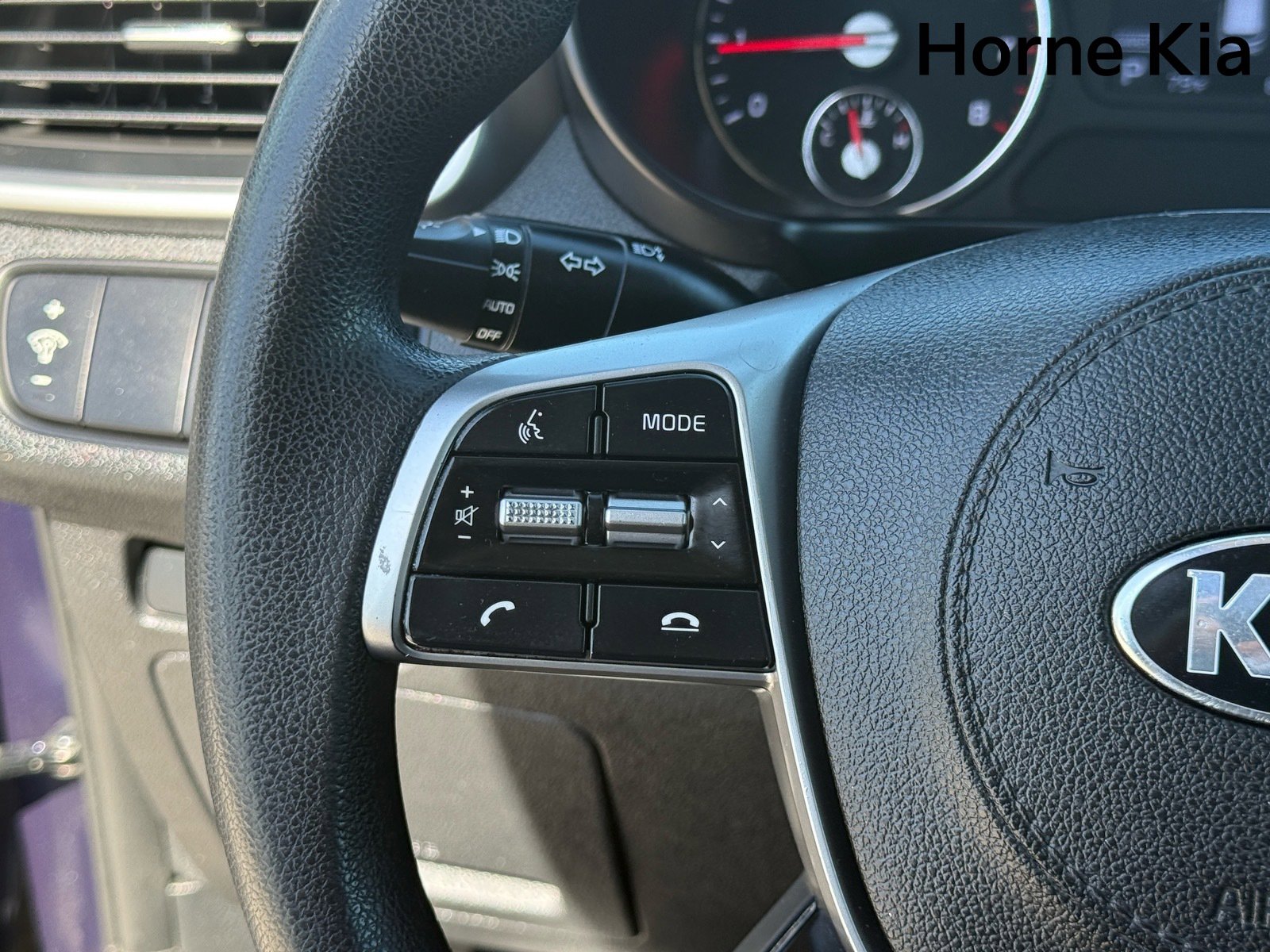 Used 2020 Kia Sorento LX image 13