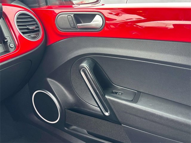 Used 2018 Volkswagen Beetle 2.0T S image 32