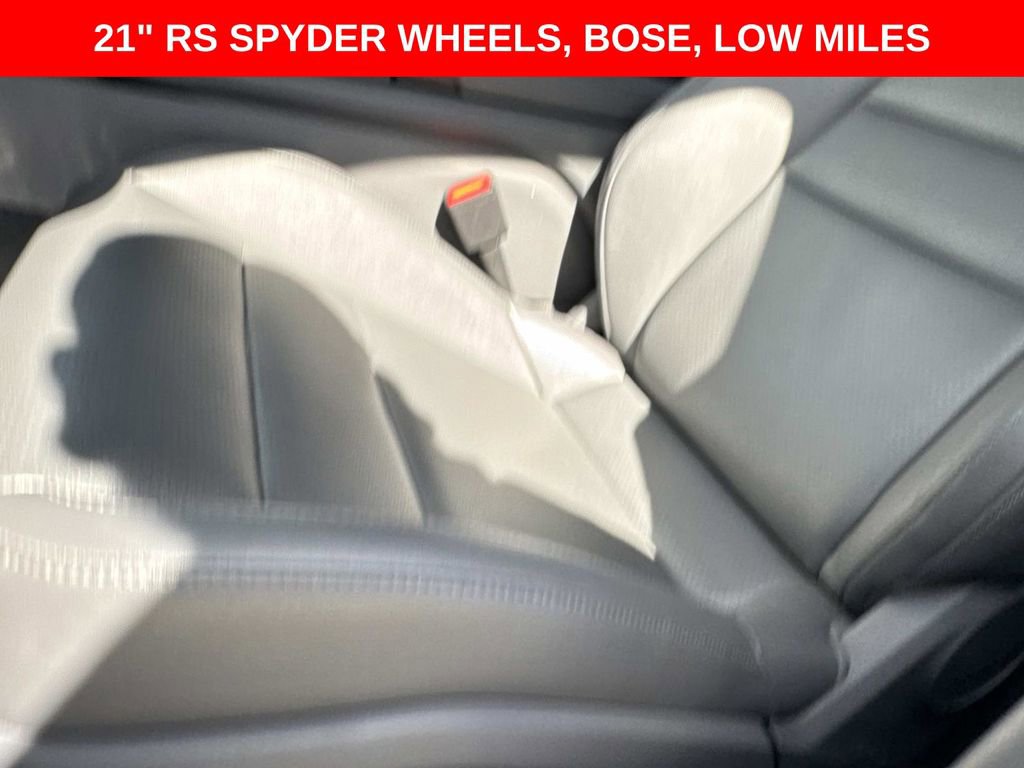 Used 2023 Porsche Taycan image 17