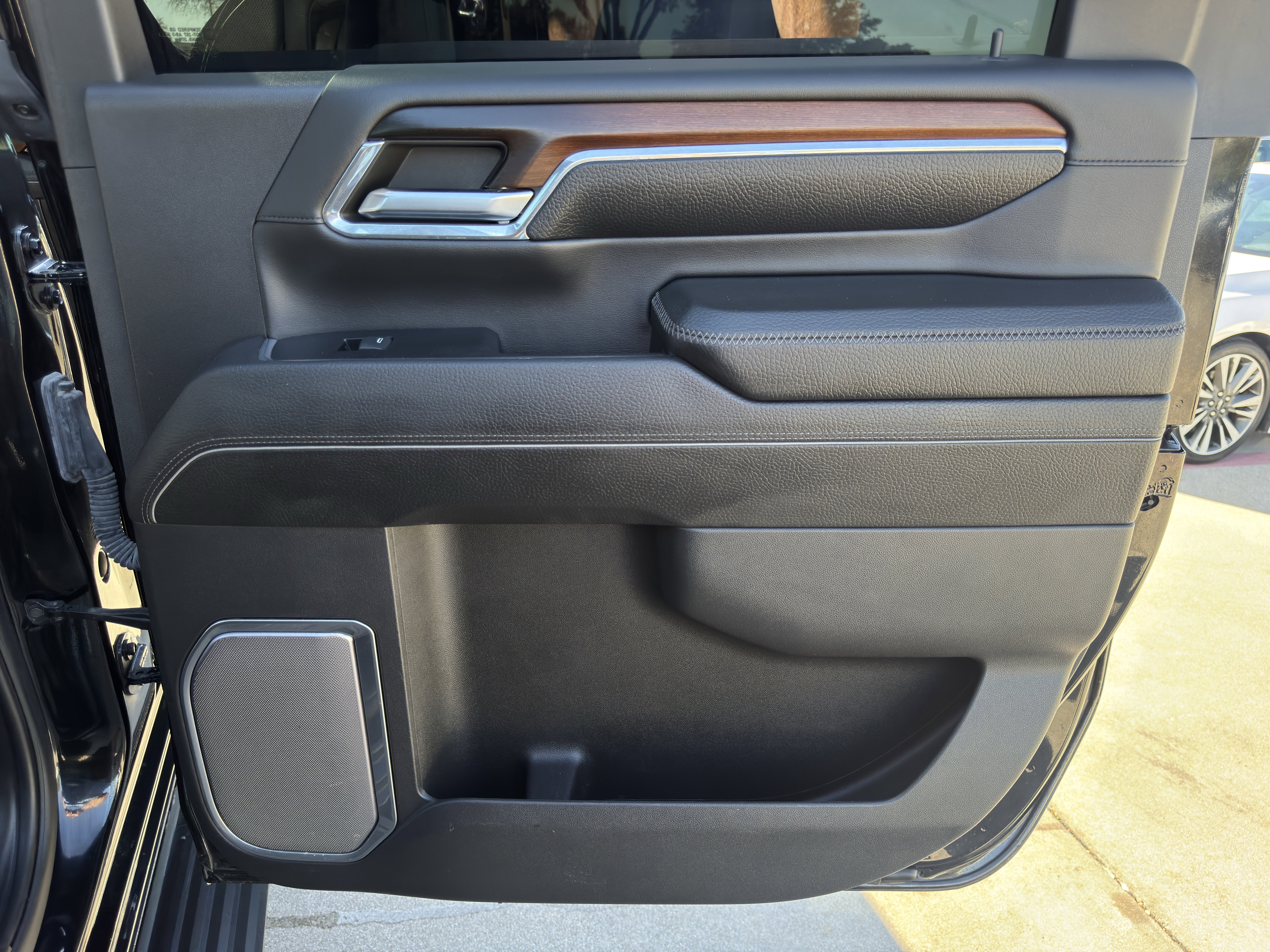 Used 2024 GMC Sierra 3500 Denali w/ Denali Reserve Package image 71