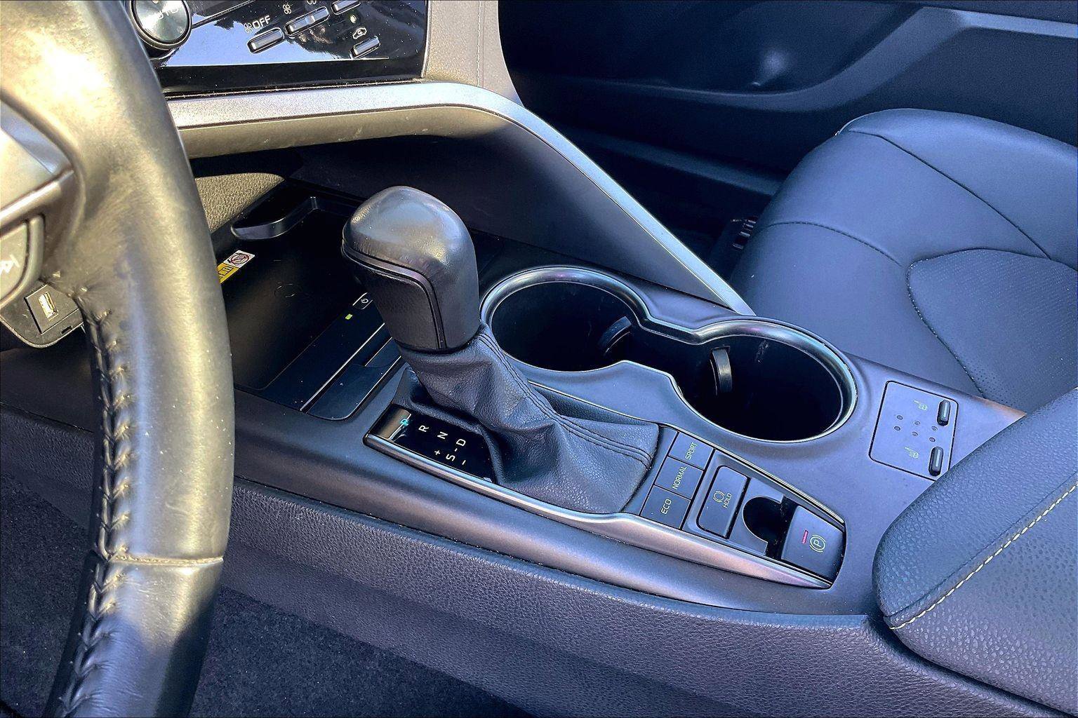 Used 2022 Toyota Camry XSE image 15