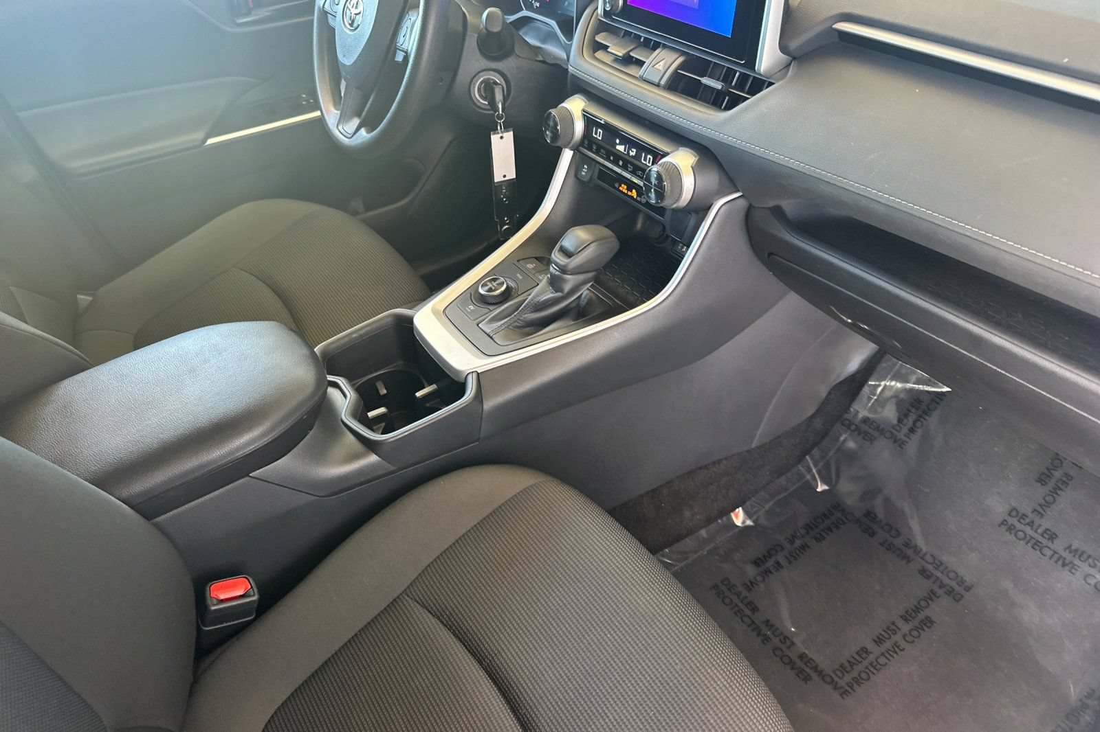 Used 2024 Toyota RAV4 LE AWD/4WD image 19