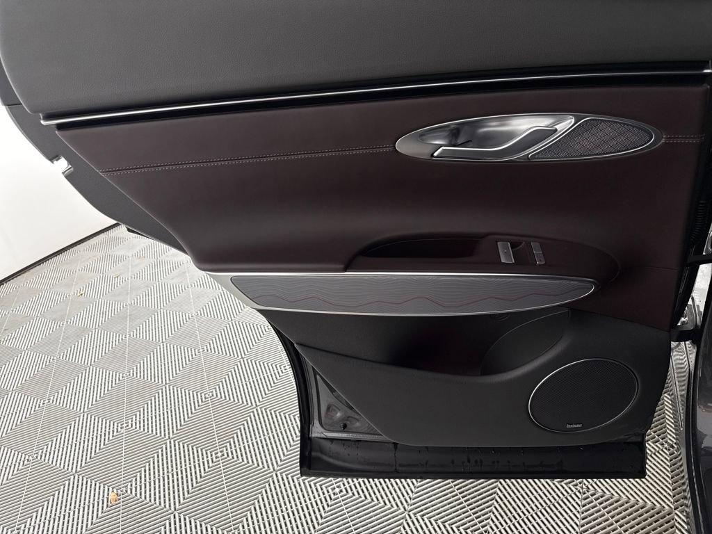 Certified 2022 Genesis GV70 2.5T w/ Advanced Package image 14