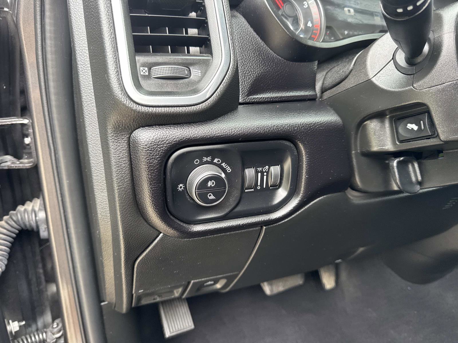 Used 2024 RAM 2500 Laramie AWD/4WD image 20