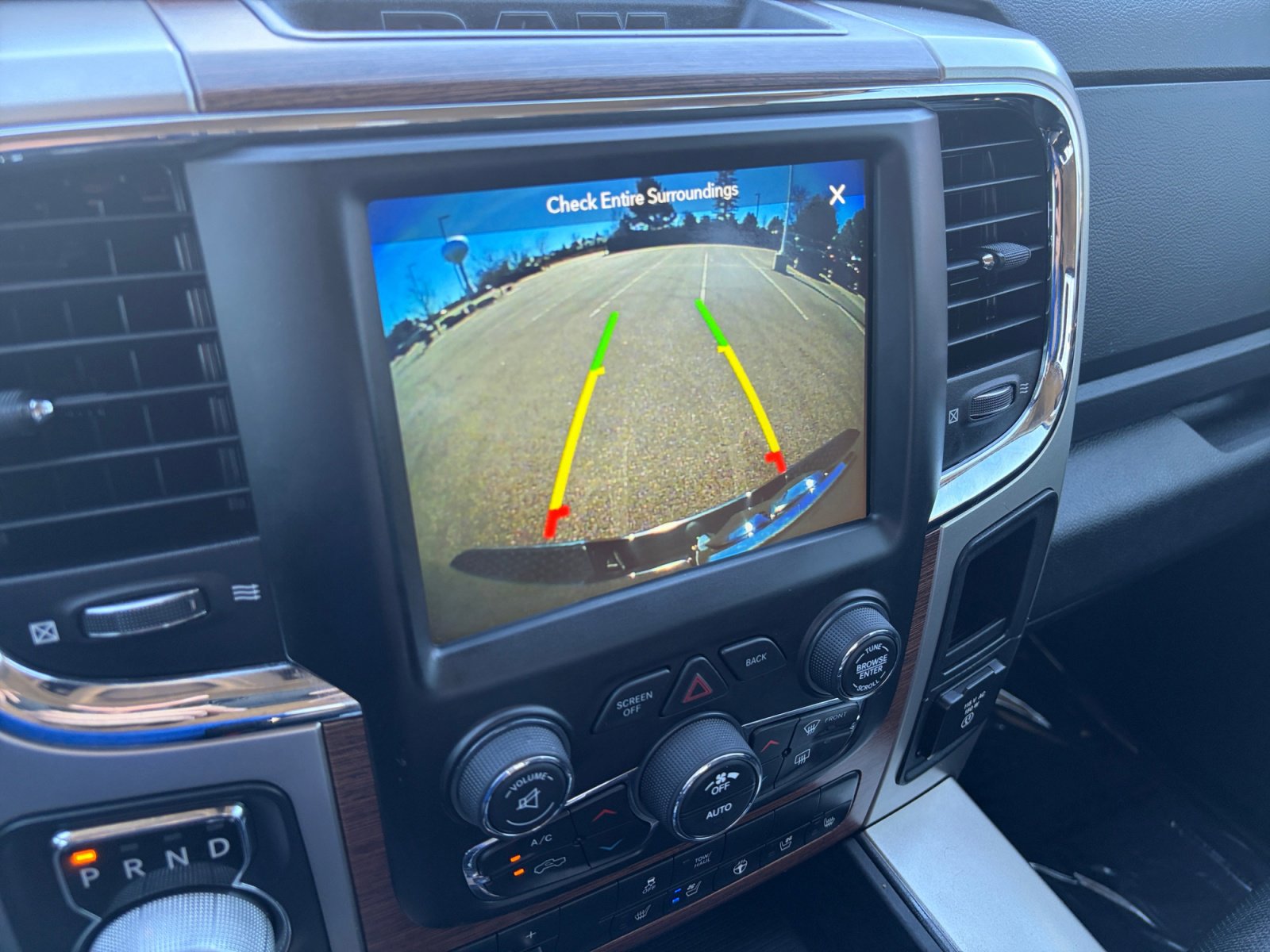 Used 2019 RAM 1500 Laramie w/ Convenience Group AWD/4WD image 17
