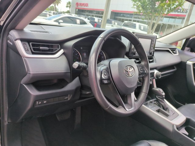 Used 2020 Toyota RAV4 XLE Premium FWD image 10
