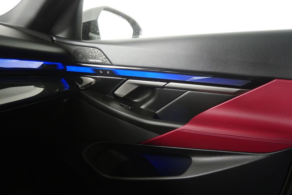 Certified 2025 BMW 540i xDrive image 25