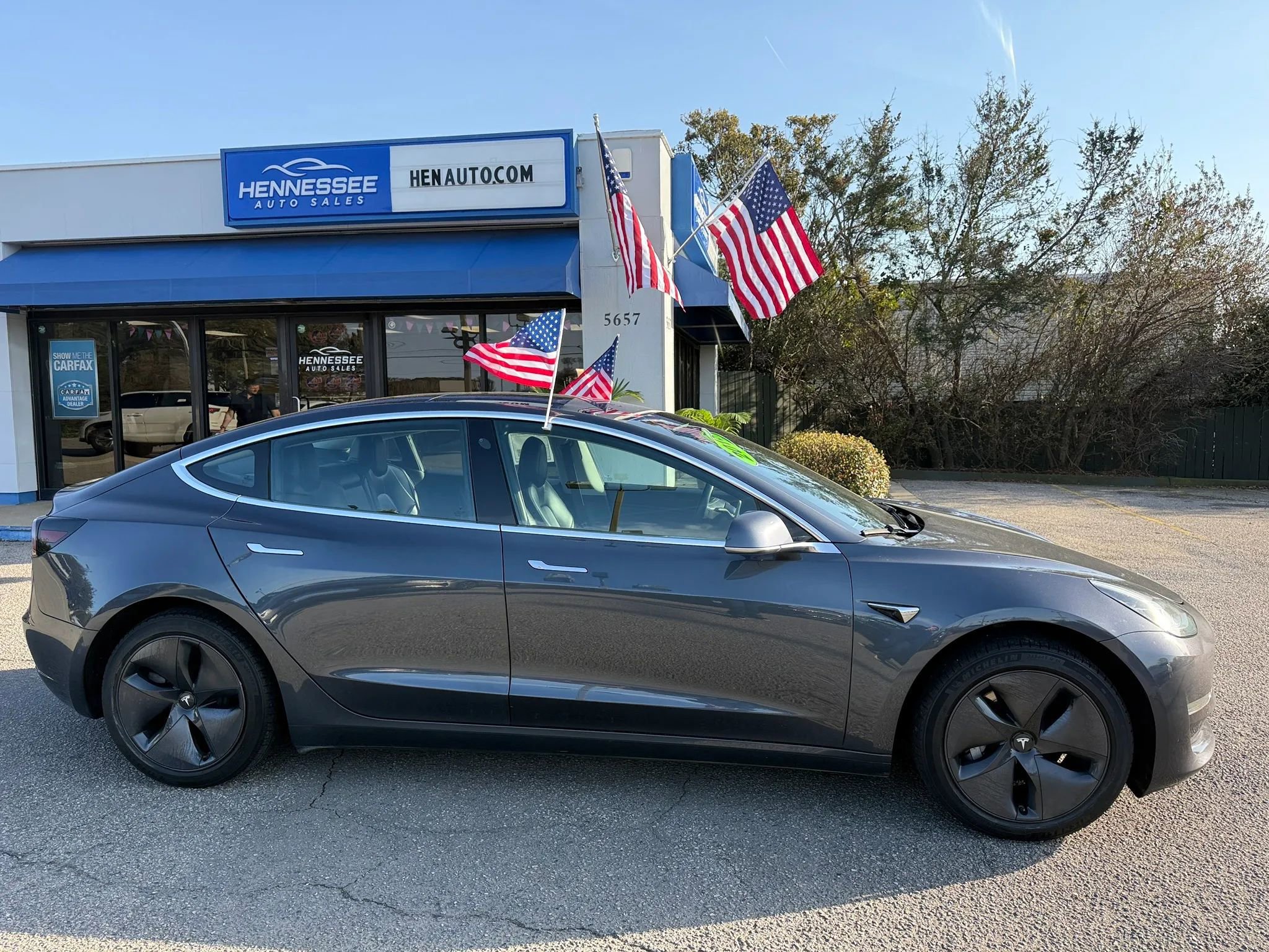 Used 2018 Tesla Model 3 Mid Range image 19