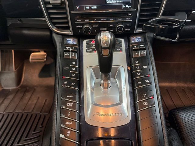 Used 2015 Porsche Panamera 4S image 26