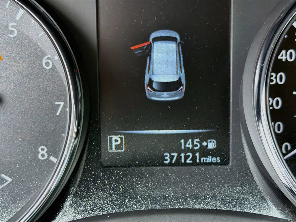 Used 2017 Nissan Rogue SV FWD image 13