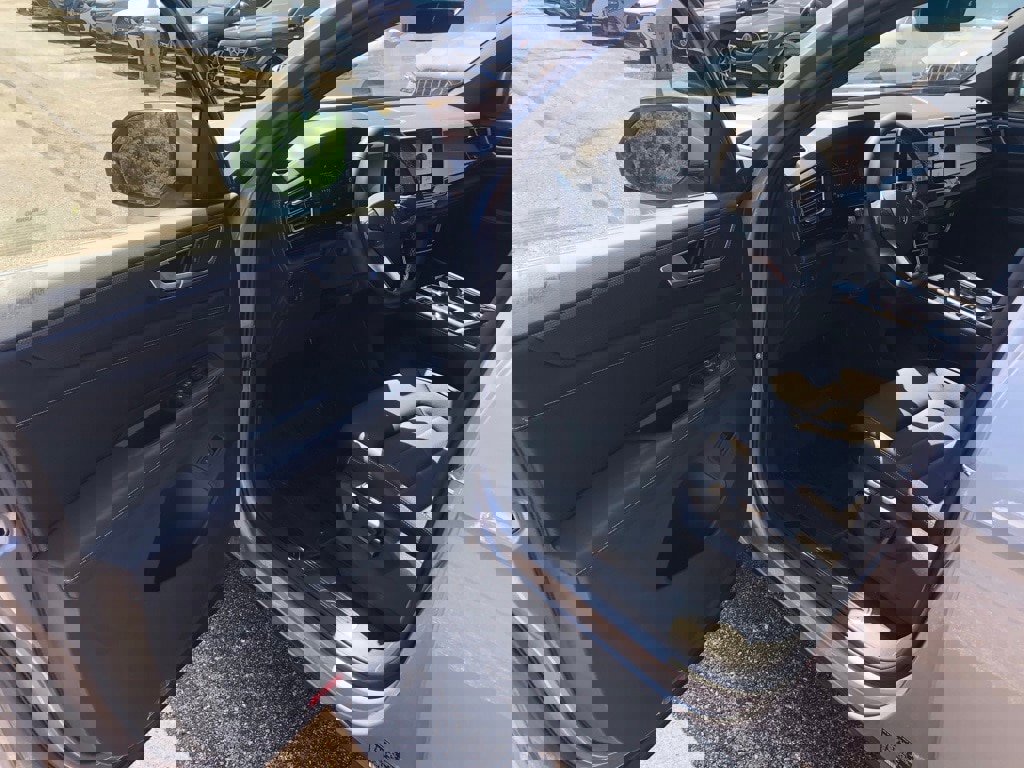 New 2025 Volkswagen Atlas Cross Sport SEL image 11