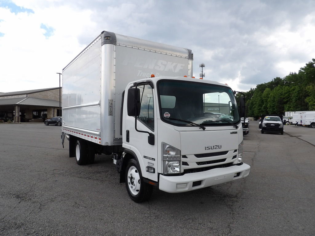 Used 2020 Isuzu NPR RWD image 11