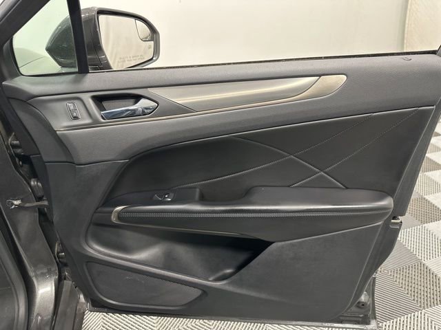 Used 2017 Lincoln MKC Premiere image 32