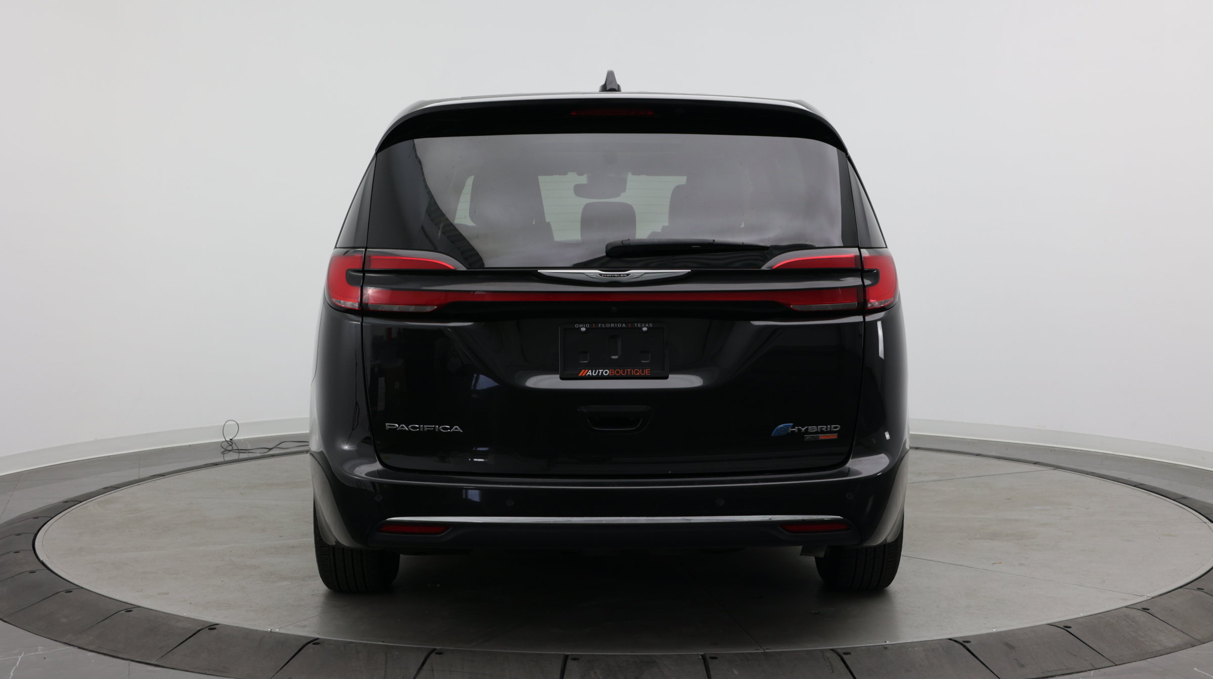 Used 2023 Chrysler Pacifica Limited FWD image 8