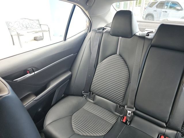 Used 2022 Toyota Camry SE FWD image 11