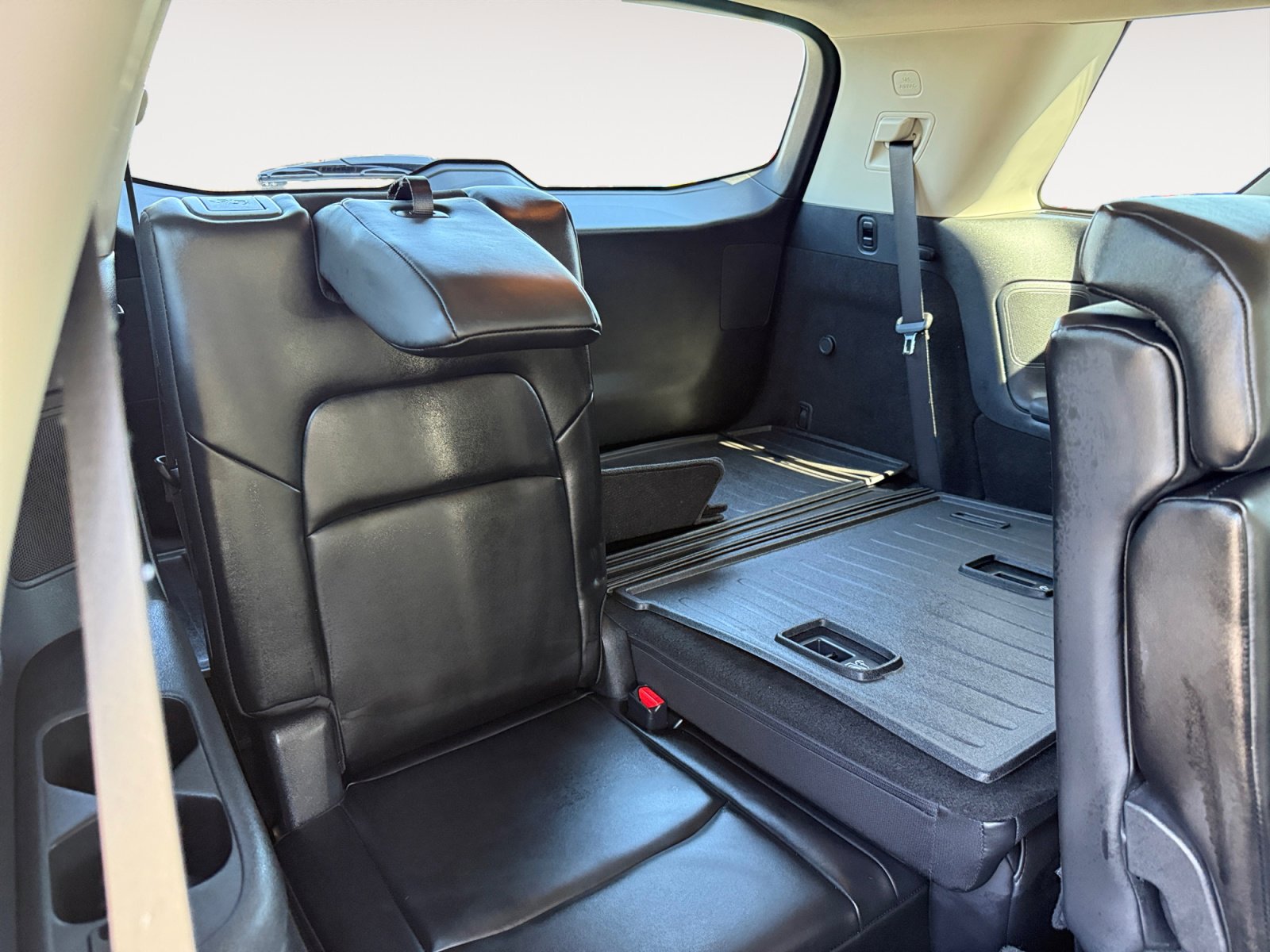 Used 2025 Nissan Pathfinder Platinum w/ Cargo Package AWD/4WD image 19