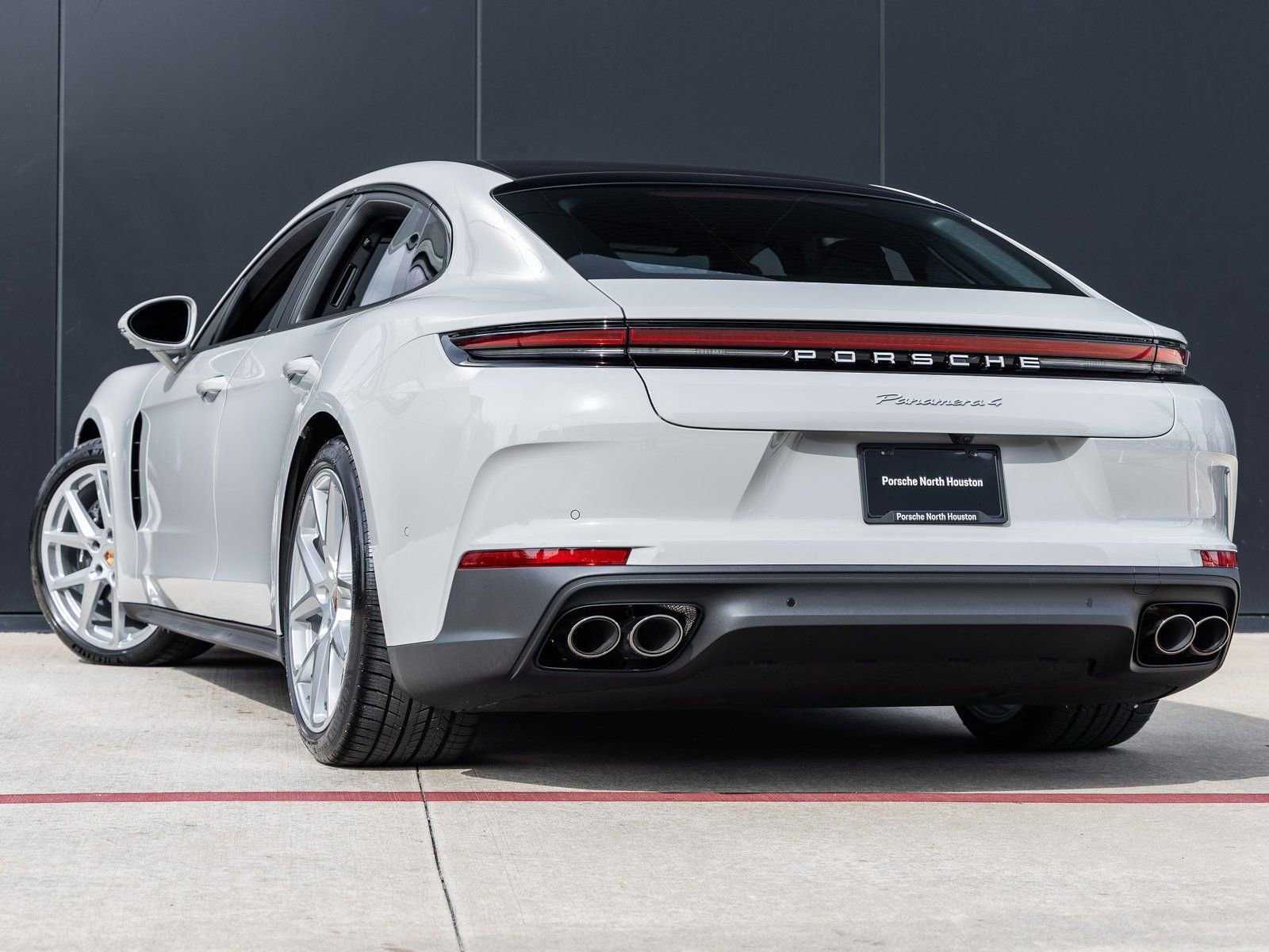 New 2026 Porsche Panamera 4 image 3