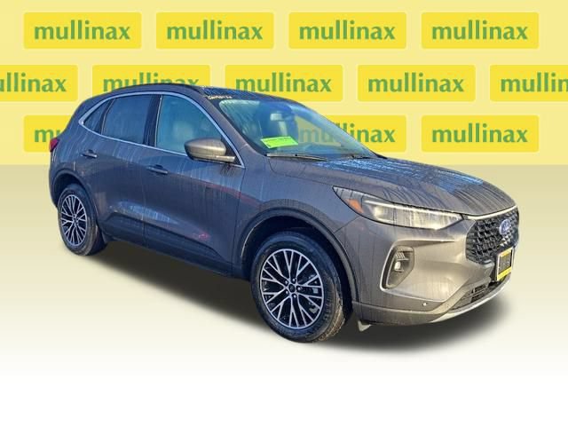 New 2025 Ford Escape SE w/ PHEV Premium Package