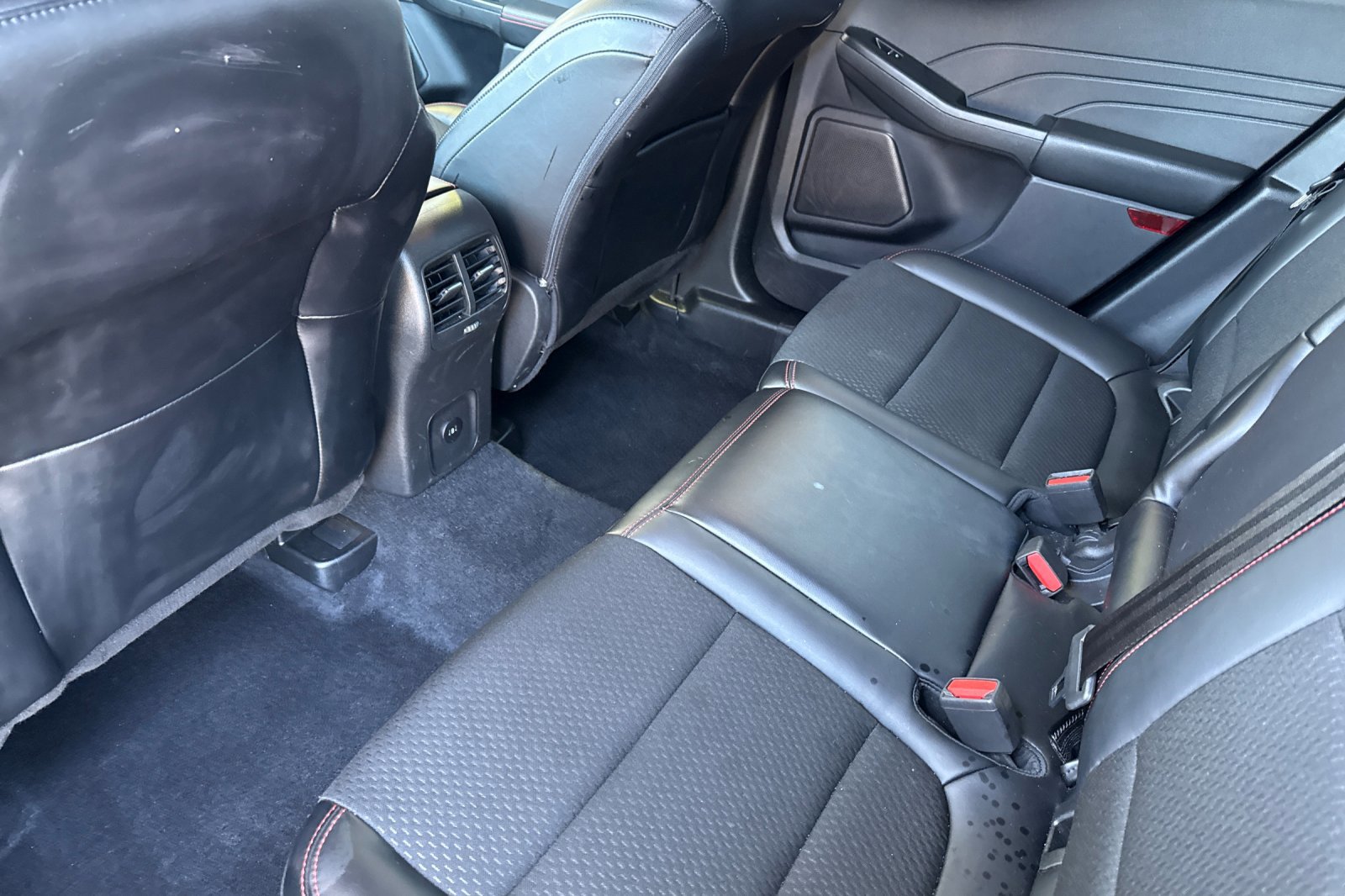 Used 2025 Ford Escape ST-Line image 12