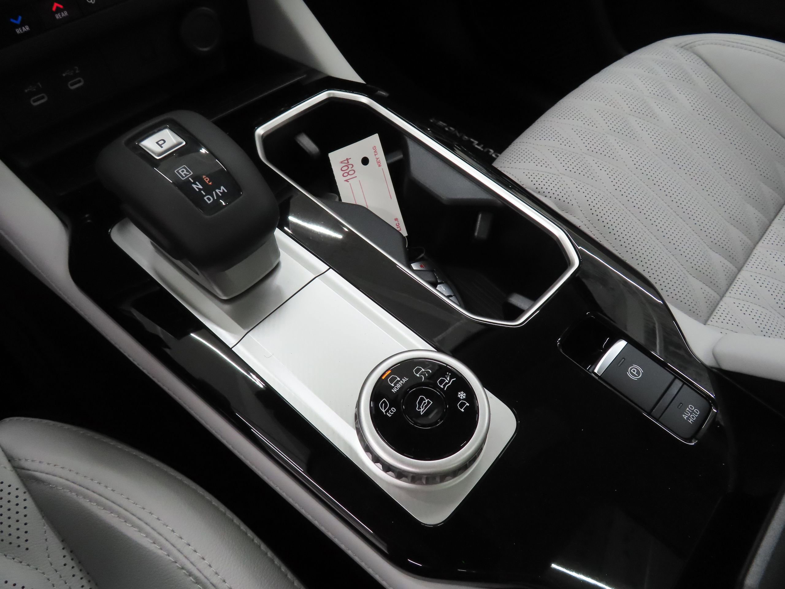 New 2026 Mitsubishi Outlander SEL FWD image 15