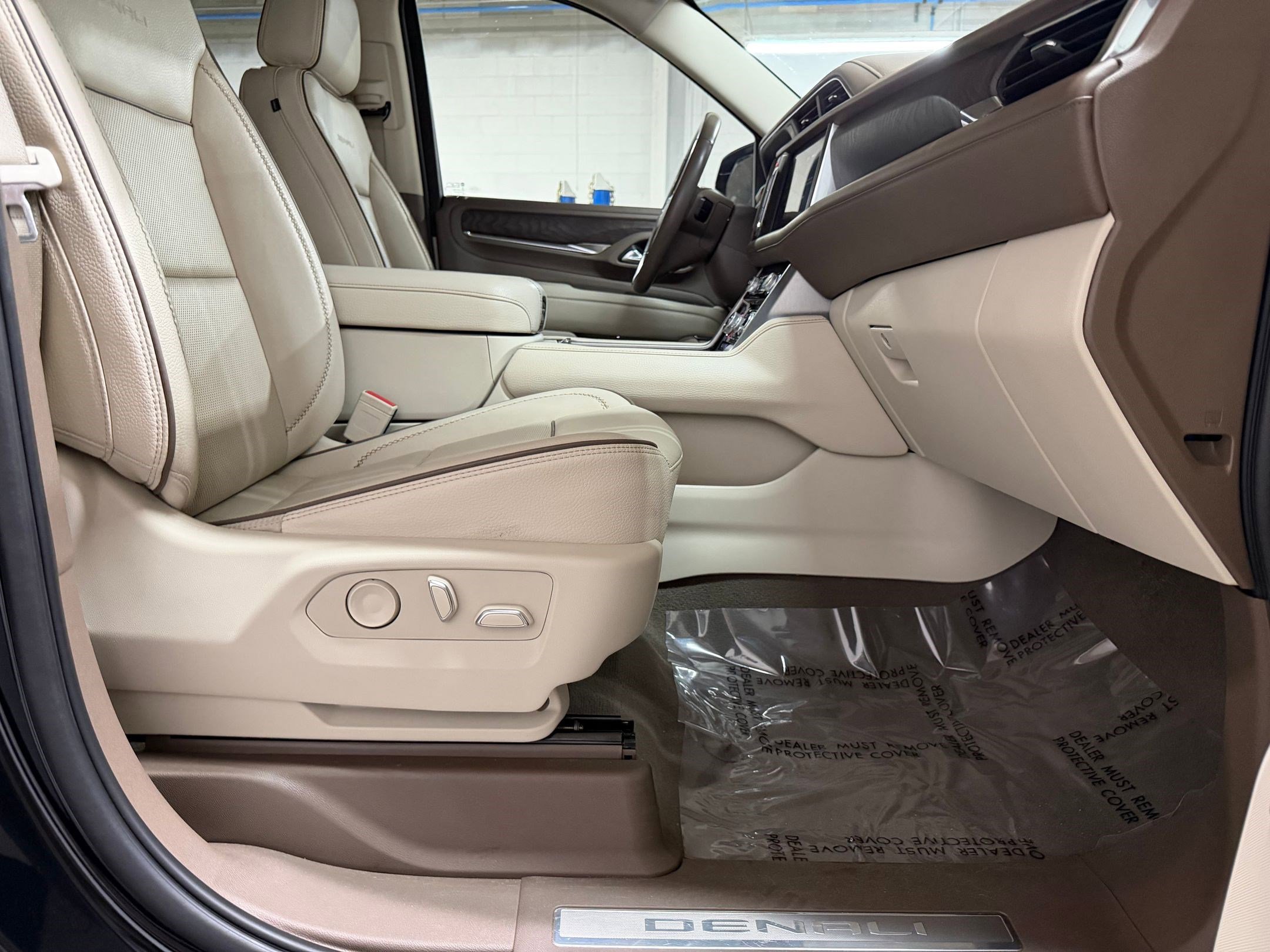 Used 2023 GMC Yukon Denali AWD/4WD image 49