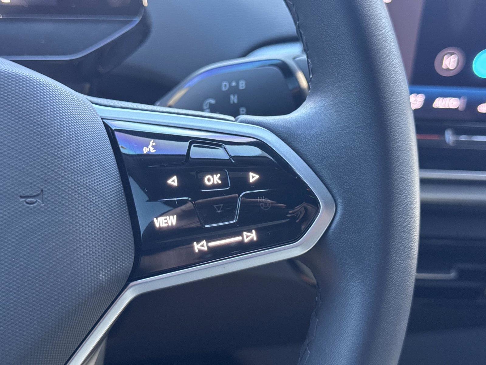 Used 2024 Volkswagen ID.4 Pro image 17