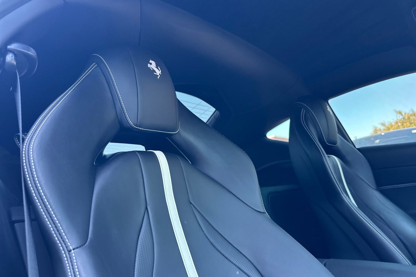 Used 2018 Ferrari 812 Superfast RWD image 17