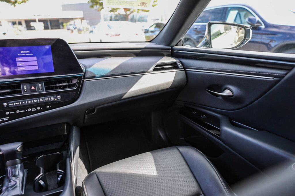 Used 2025 Lexus ES 350 FWD image 5