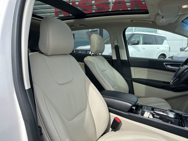 Used 2019 Ford Edge Titanium w/ Cold Weather Package image 19