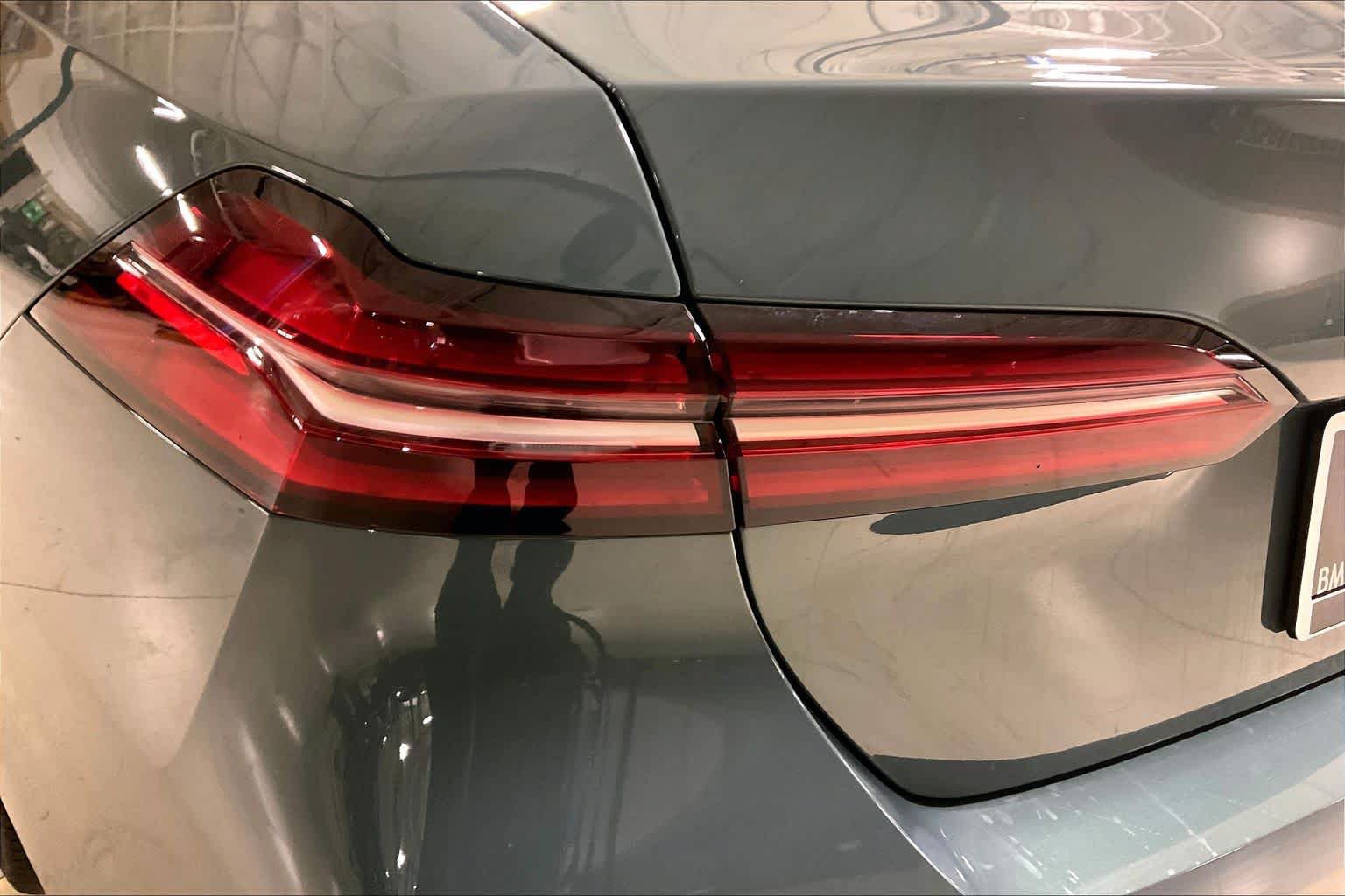Used 2026 BMW 530i w/ Premium Package RWD image 14